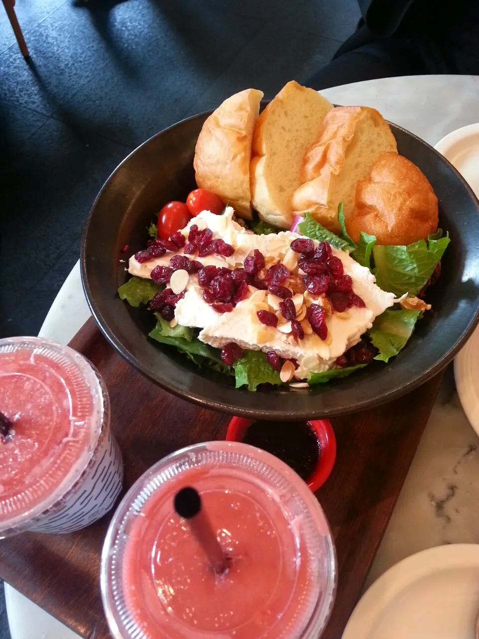 Ricotta salad & Fresh fruit juice|Areum Jeongさん