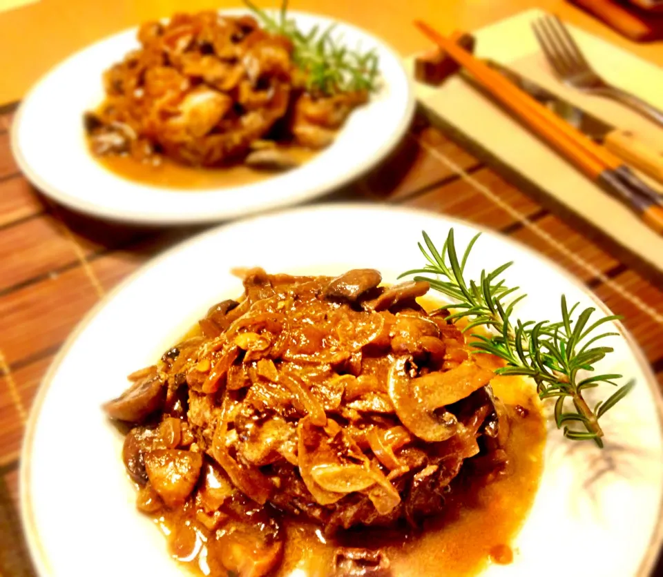 Hamburger with hijiki seaweed in porcini mushroom sauce|Kirk Awiamさん