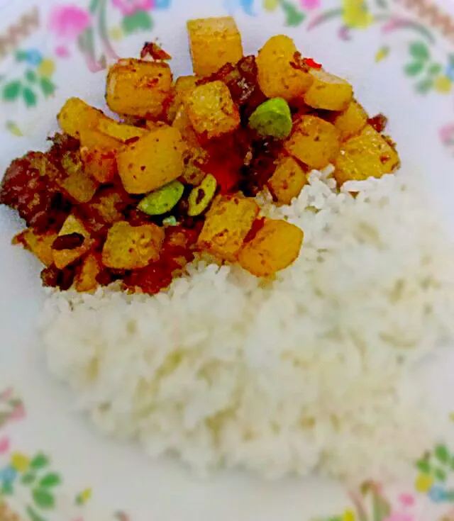 Spicy Potato with Meatballs and Petai|egagaringさん