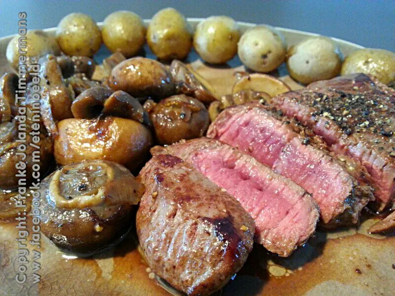 Bison, mushrooms and potatoes|Frank&Jolanda - Eteninbeeldさん