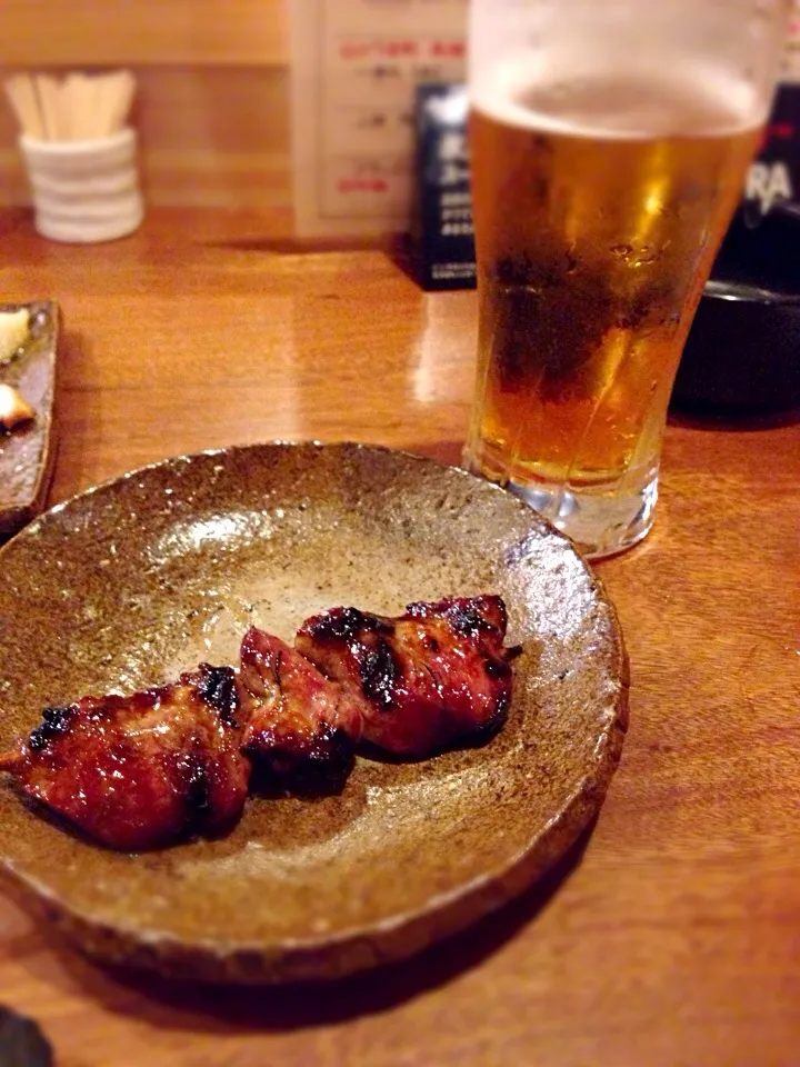 焼鳥屋さんでひとり飲み。|しらこさん