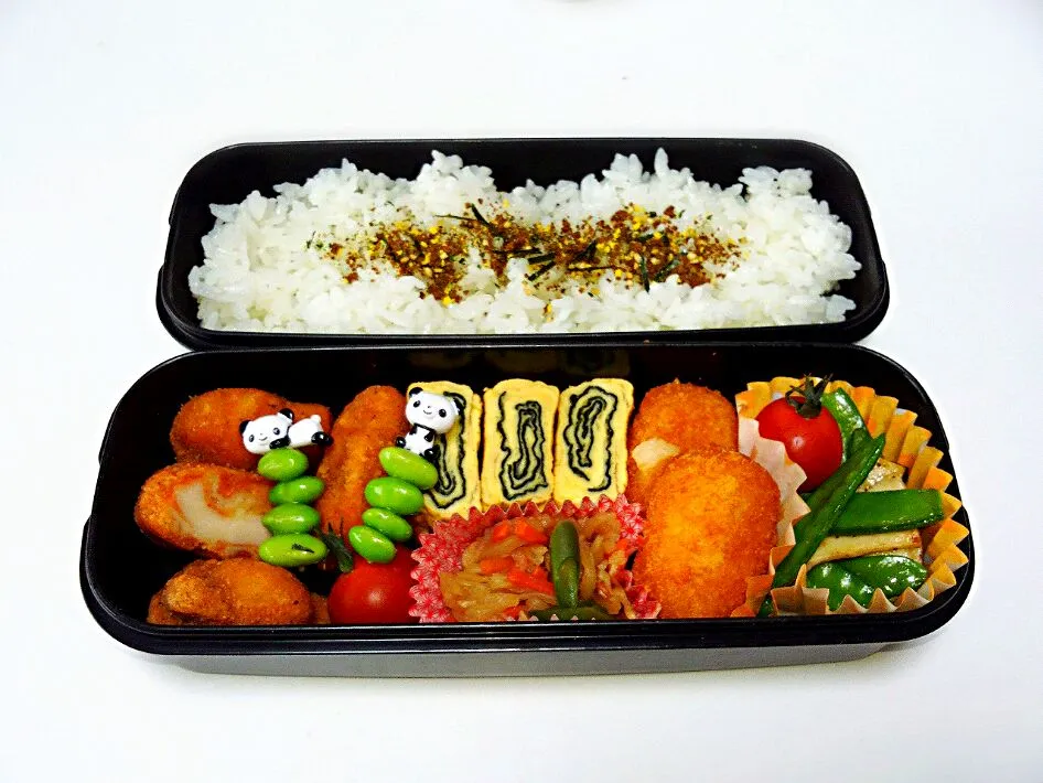 Snapdishの料理写真:旨辛チキン弁当♬|Michiko  Arakiさん