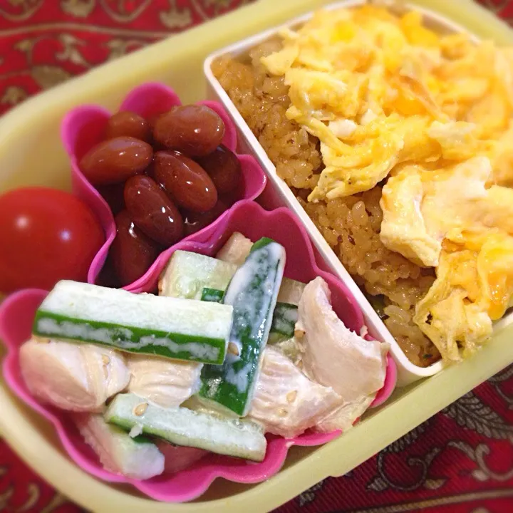 鶏ささみとキュウリのごまマヨ和えと玉子のせご飯弁当|もえさん