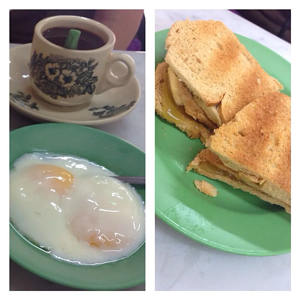 Snapdishの料理写真:Singaporean Breakfast (Kaya Butter Toast, Boiled Eggs, Coffee)|willklhさん