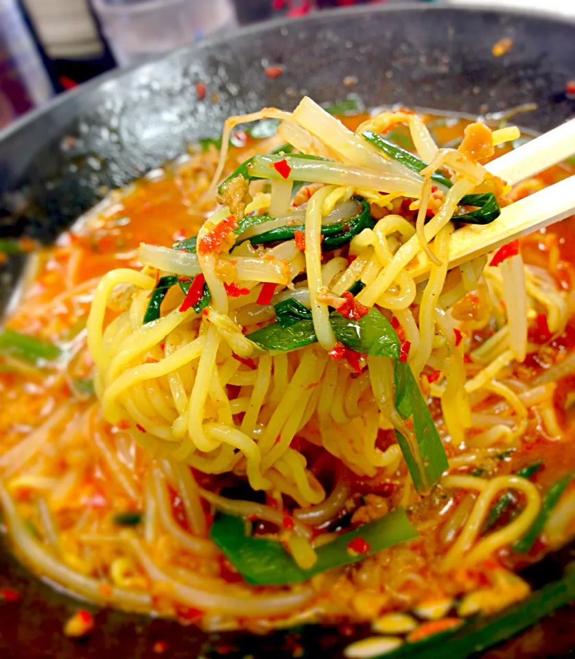 Snapdishの料理写真:＠餃子の王将 岐阜真正店「台湾ラーメン・大辛」|TETSU♪😋さん