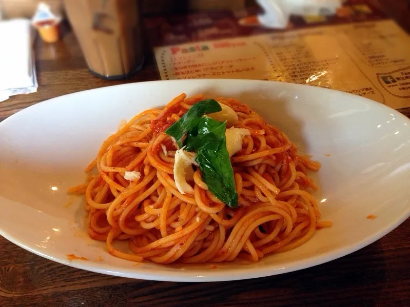 Tomato and mozzarella cheese pasta|chan mitsuさん