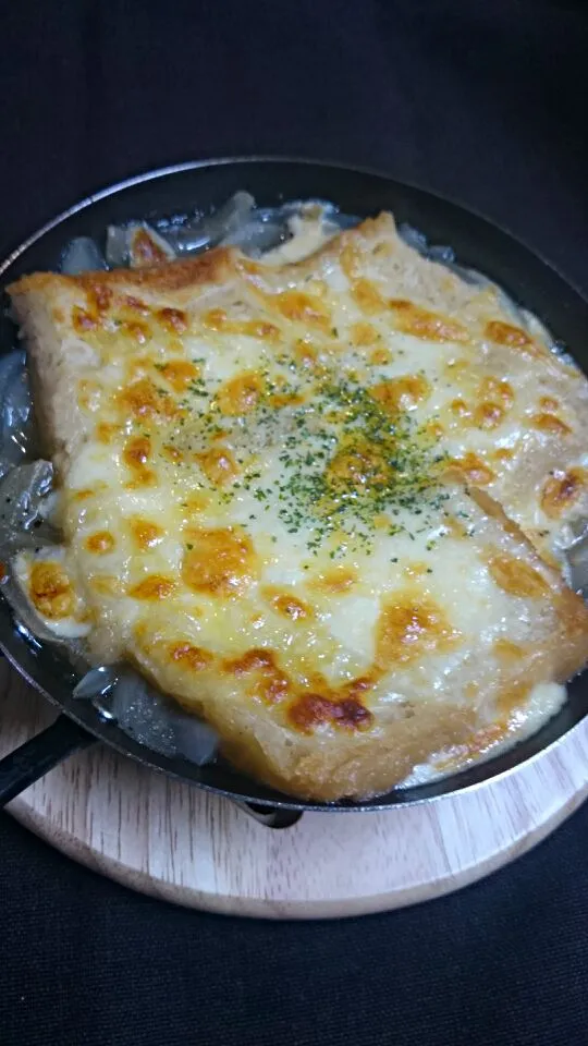 Snapdishの料理写真:ミニサイズのグリルパンdeオニオングラタンスープ(*´∀`)♪|がうママさん