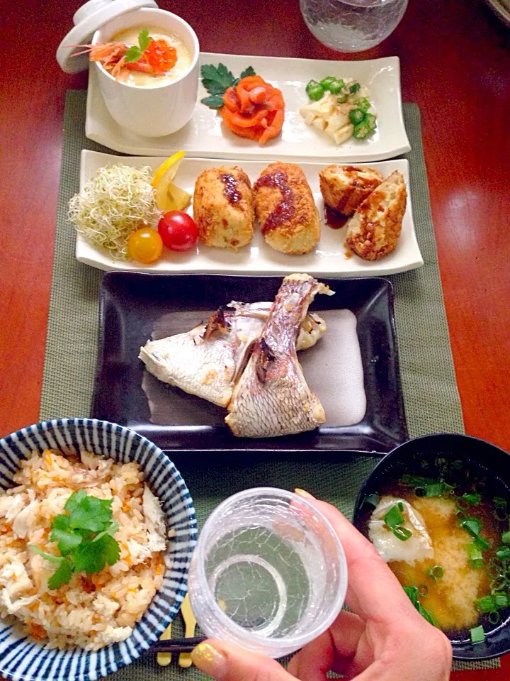 Today's Dinner🍴おつまみ,お豆腐で鯛ｸﾘｰﾑｺﾛｯｹ,鯛の塩焼き,炊き込みご飯,潮味噌汁|🌈Ami🍻さん