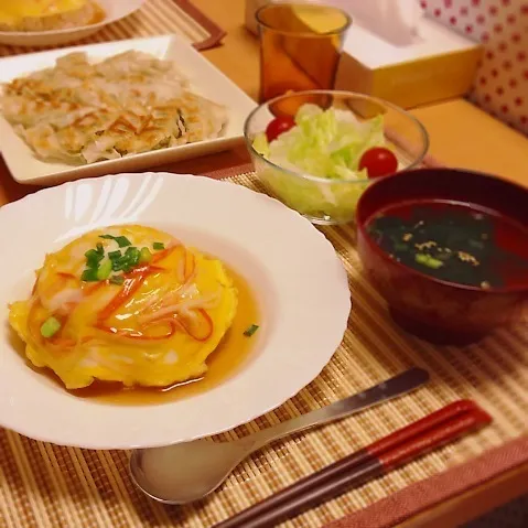 天津飯、餃子、サラダ、わかめスープ|はるさん