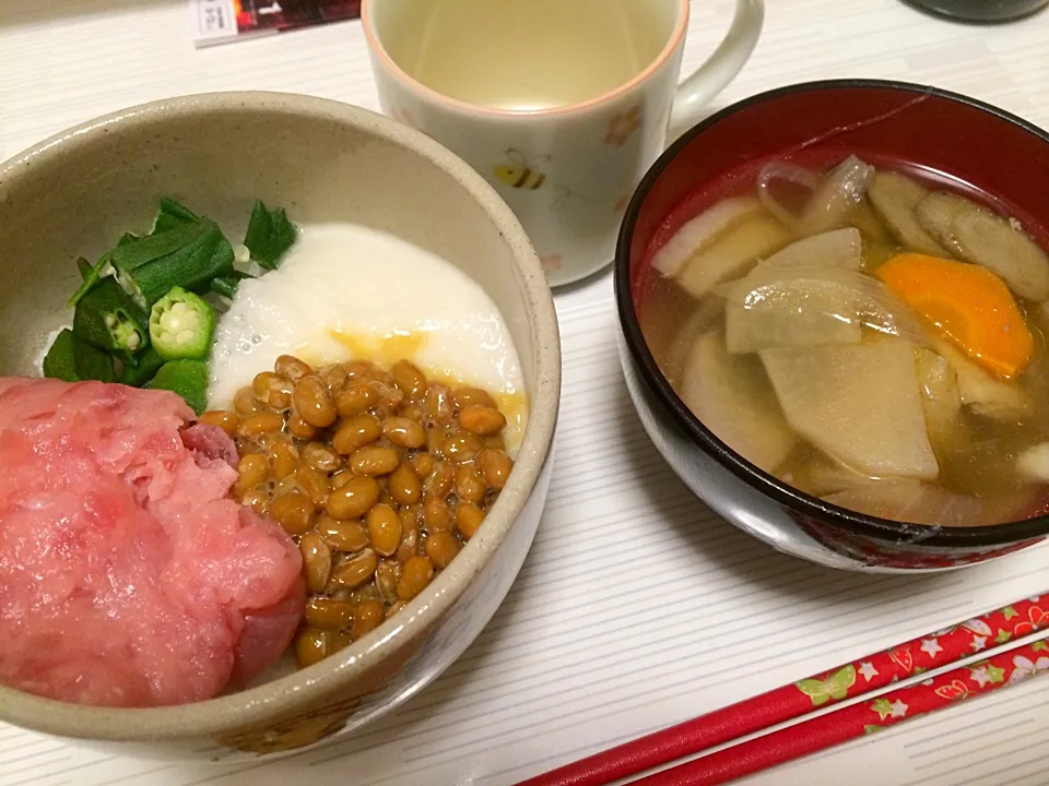 ねばとろ丼、けんちん汁|himari☺︎さん