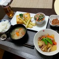 Snapdishの料理写真:肉じゃが
厚揚げの大根おろしがけ
筍の天ぷら
ほうれん草の白和え
豚汁
納豆|rinkoさん