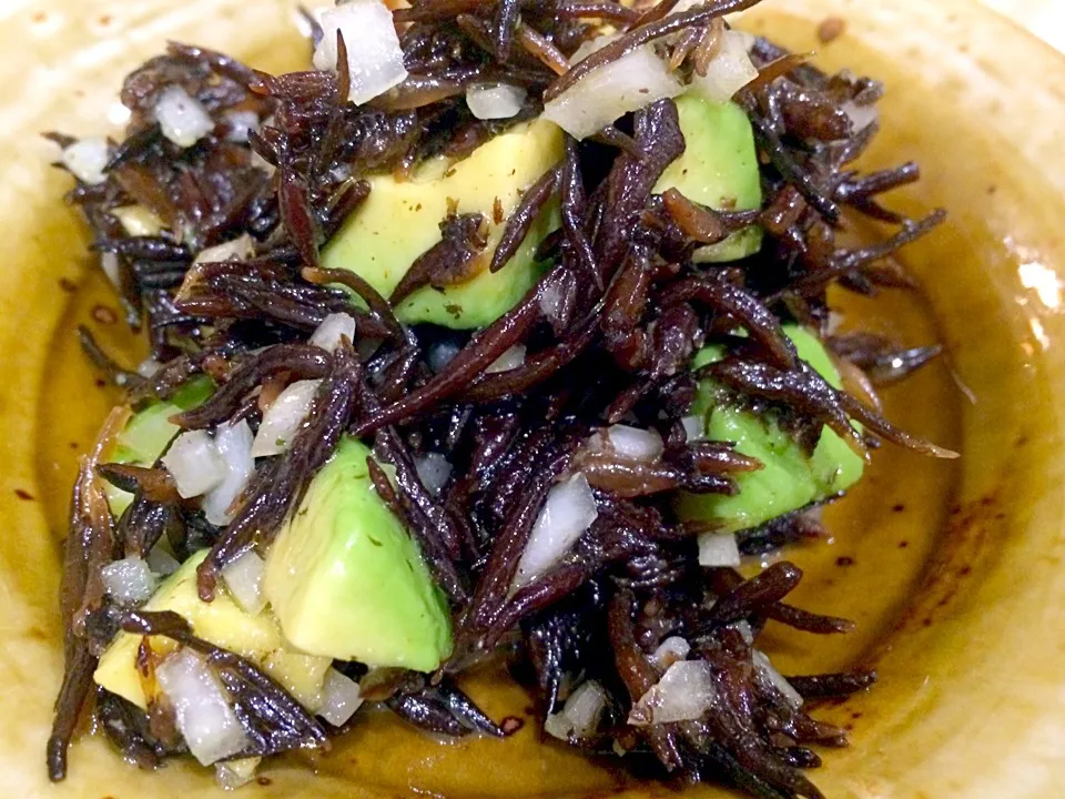 namastelotus michakoさんの料理 Seaweed“HIJIKI” and avocado salad with 黒七味唐辛子/芽ひじきとアボカドの黒七味唐辛子サラダ|gintanさん