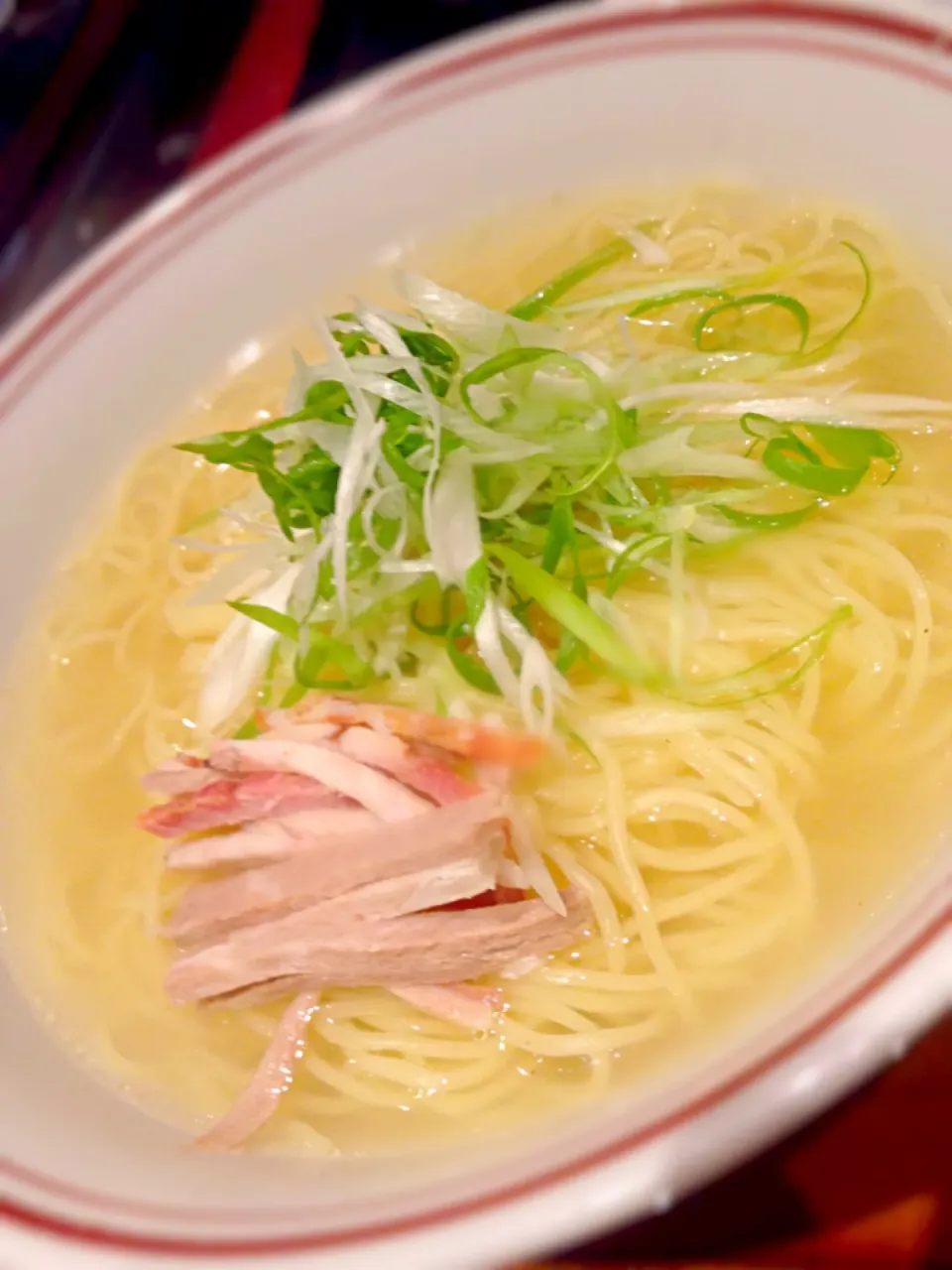 シンプルだけど味わい深い湯麺。少し値段は高いけど納得…  @赤坂 海鮮酒家 海皇|Tomyさん