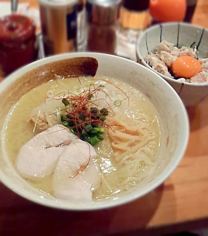 濃厚鶏白湯麺　ささみユッケ丼セット|平原知宏さん