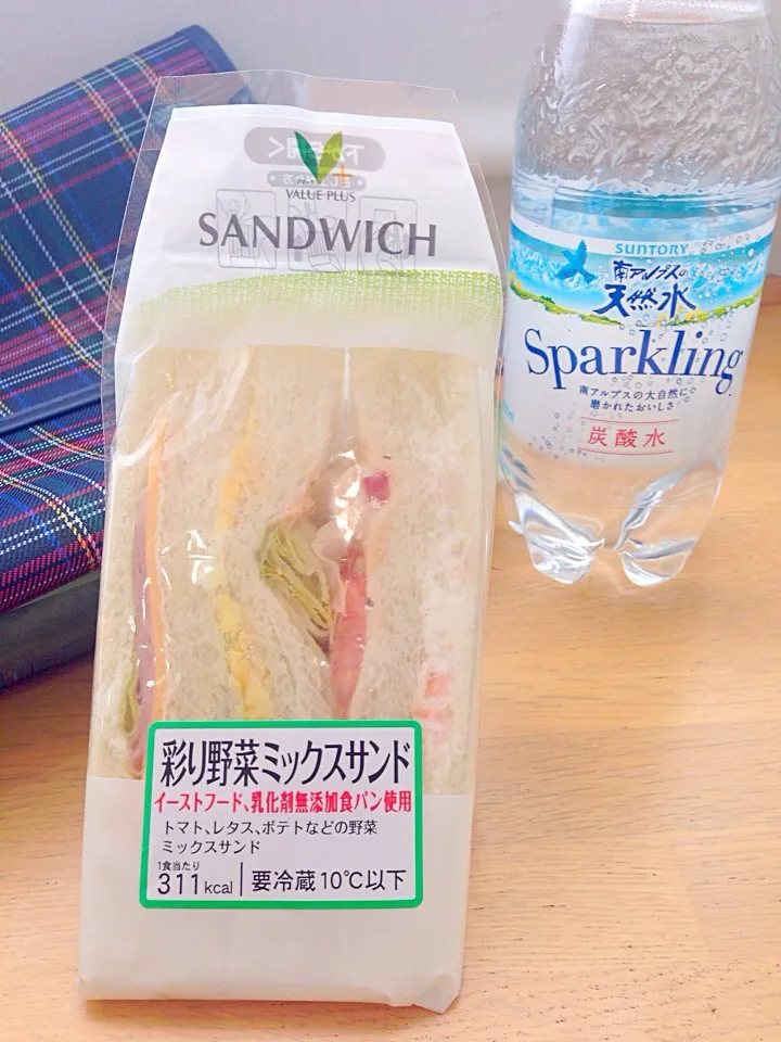 Mix Sandwich&Sparkring water✨休憩(;-_-) =3 ﾌｩ|🌈Ami🍻さん