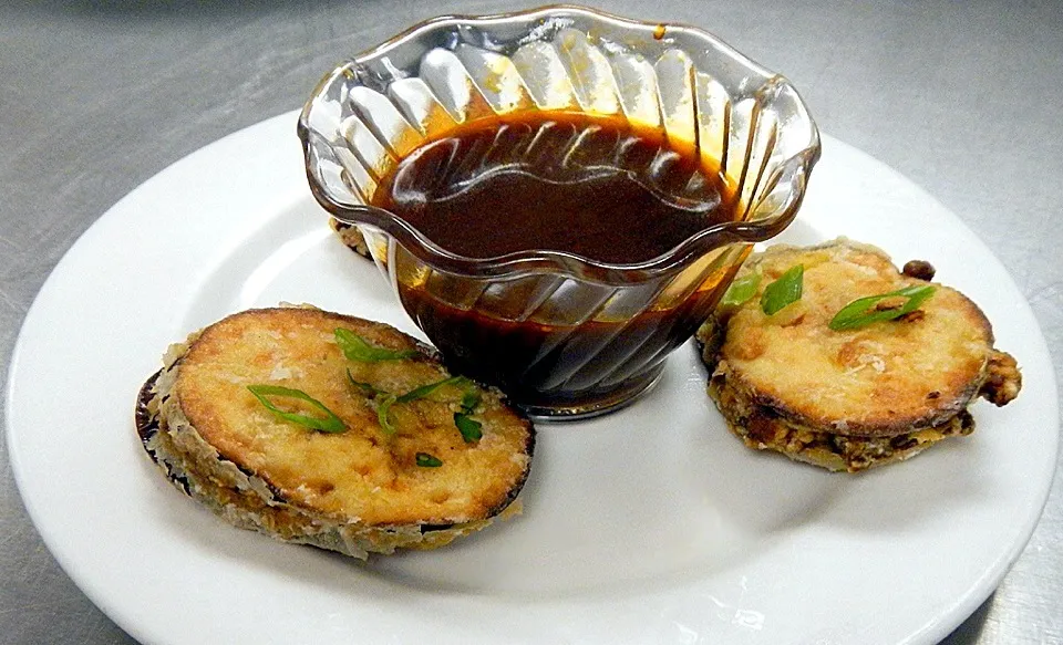 Sichuan Stuffed Eggplant|Woo J. Parkさん