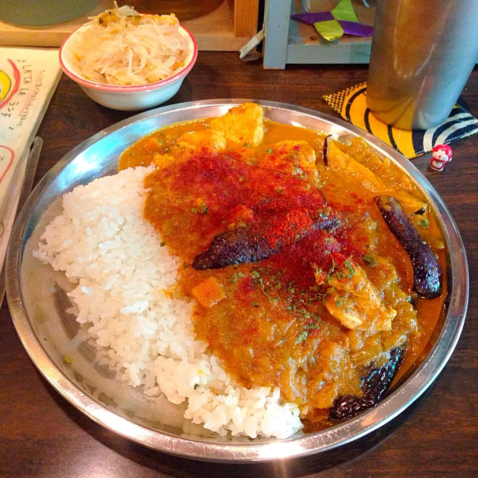 揚げ茄子とチキンカレー！|Akiyuki Chinnen Sukiyaki Shiraishiさん