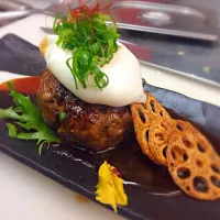 Braised Japanese Humbuga with Renkon Chips and Poached Egg|Nooei Martensさん