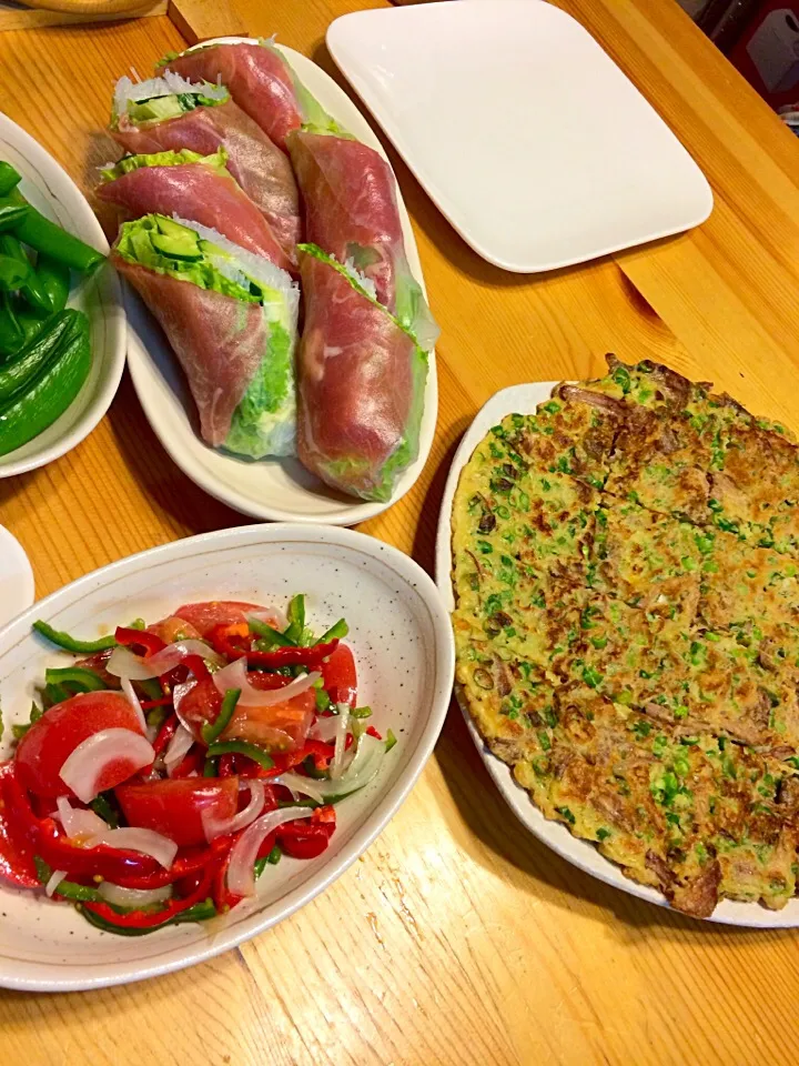 今日の食卓 トマトとピーマンマリネ  ネギ焼き  極太生春巻き  スナップエンドウ|ray 1106さん