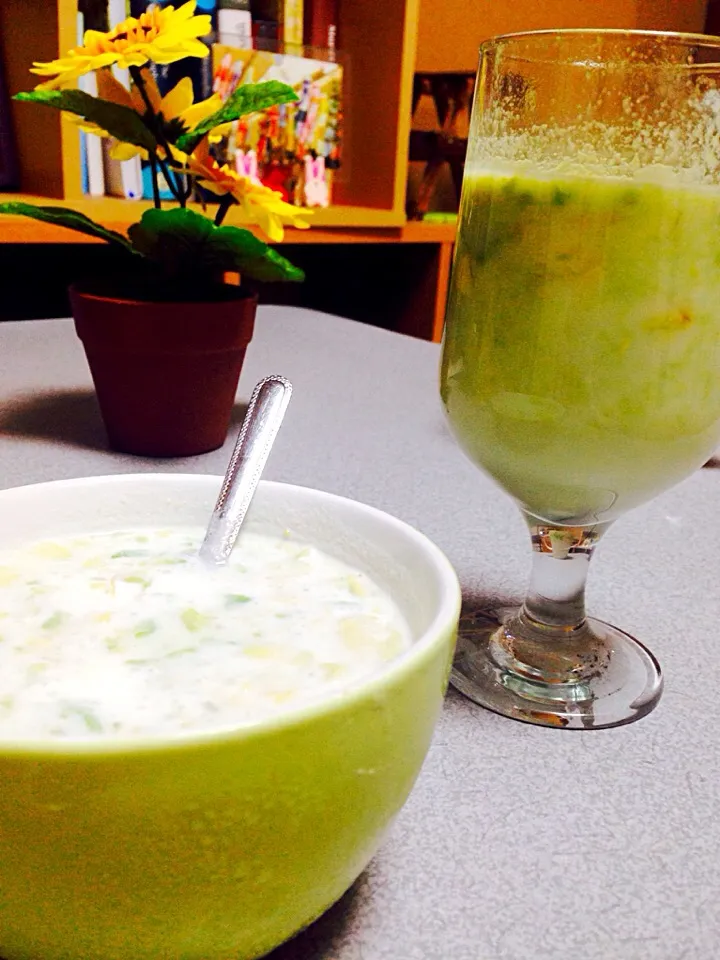 Snapdishの料理写真:Avocado shake - family favorite - try it and feel the おいしいい|アジザさん