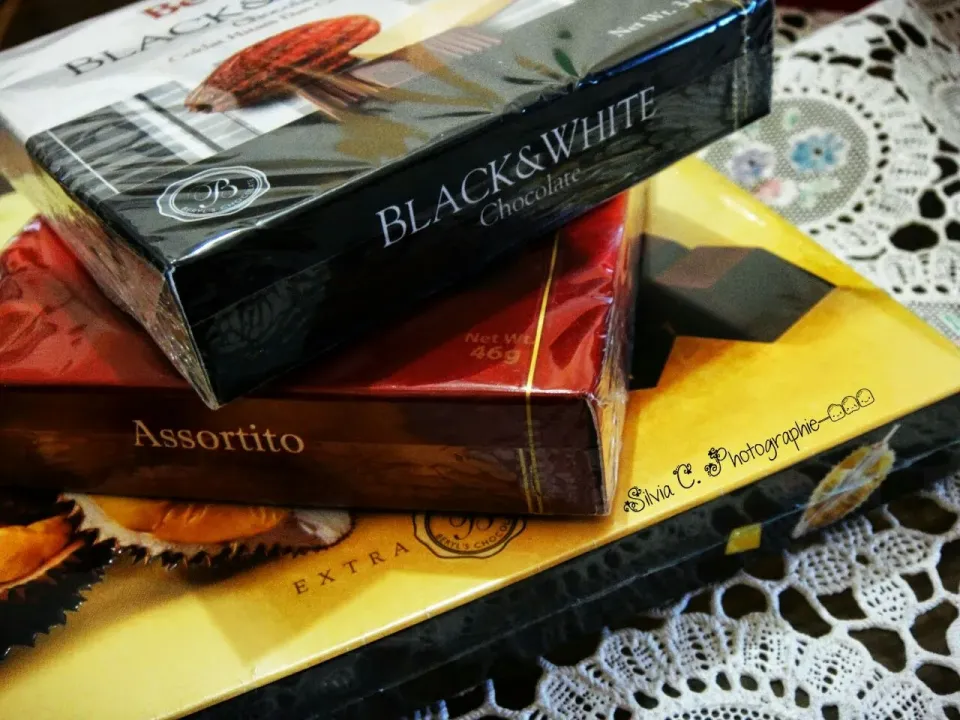 Snapdishの料理写真:Black and White, Assortito, Durian Beryl's Chocolate|Silvia C.さん