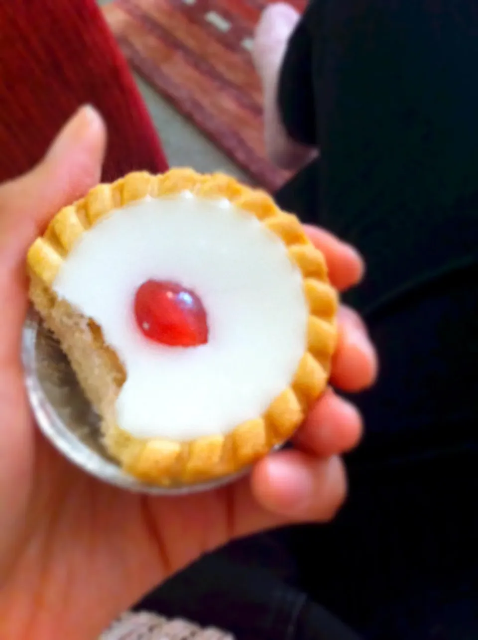 Bakewell tart with a bite taken 😋|🍓Jolejo🍓さん