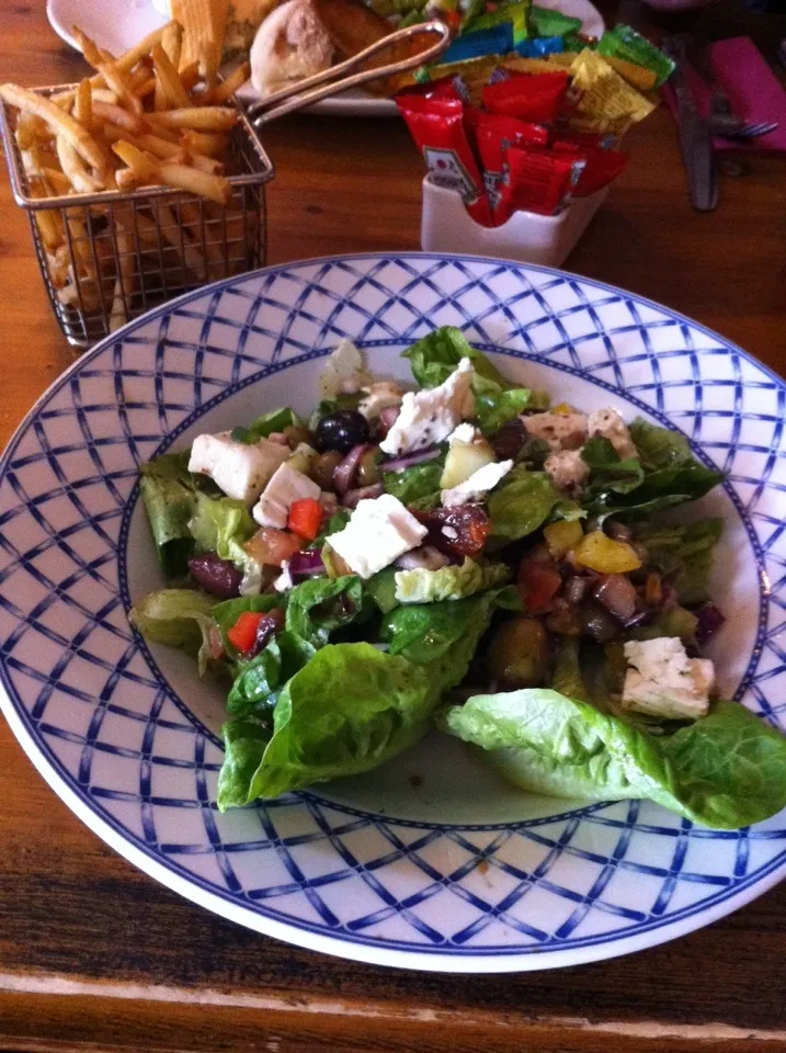 Greek salad with french fries on the side|🍓Jolejo🍓さん