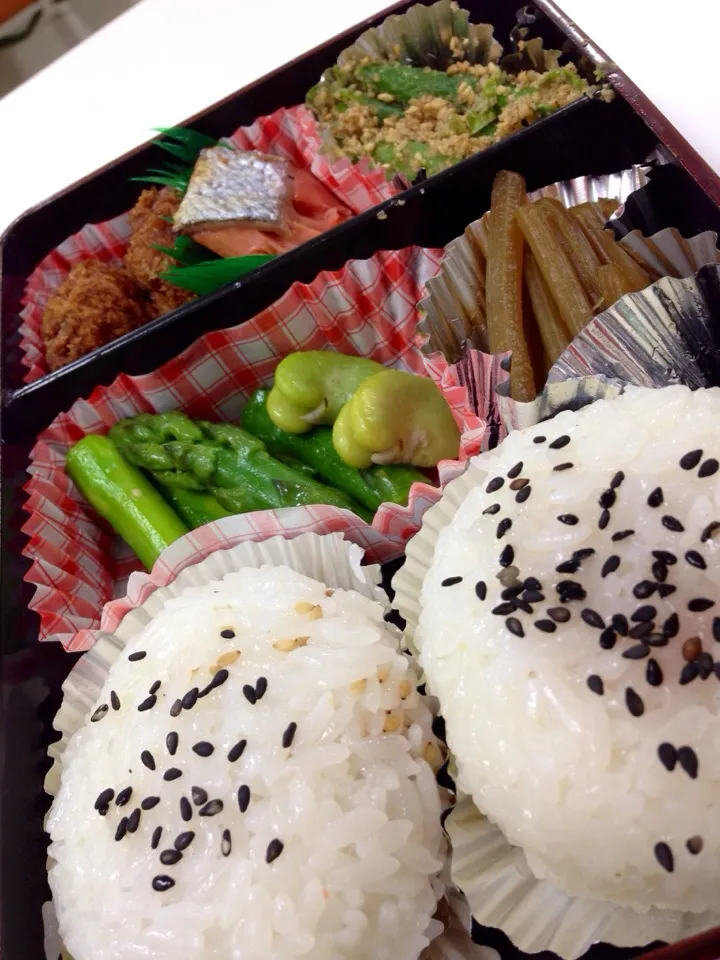 Snapdishの料理写真:✨おにぎり弁当🍙|中さんさん