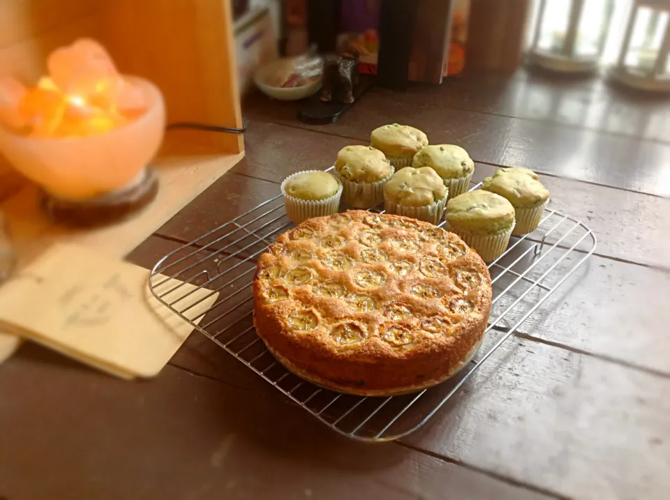 ヴィーガン バナナココナッツケーキ と ヴィーガン 抹茶と小豆のマフィン|Asako  Yoshitakeさん