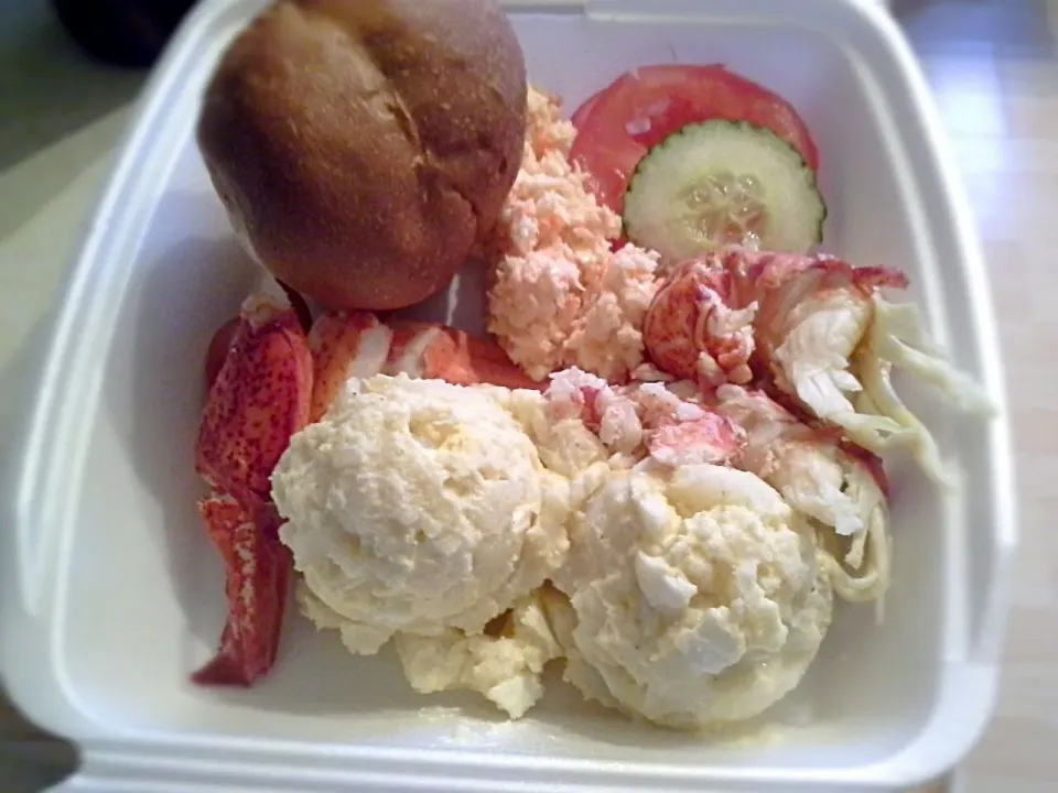 Lobster cold plate from the local church supper|Fe's kitchenさん