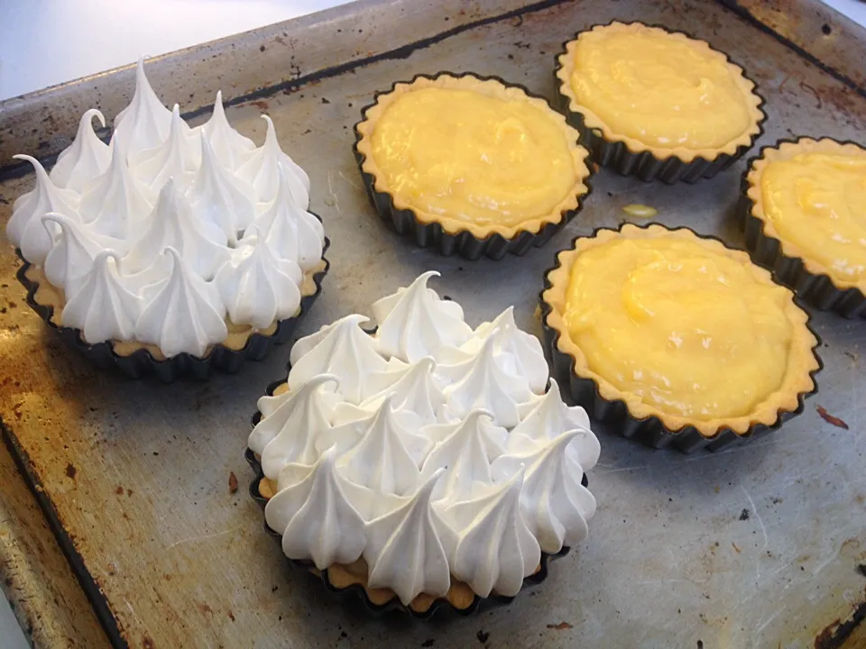 Snapdishの料理写真:Homemade lemon meringue pies in progress|Samantha Jane Russoさん