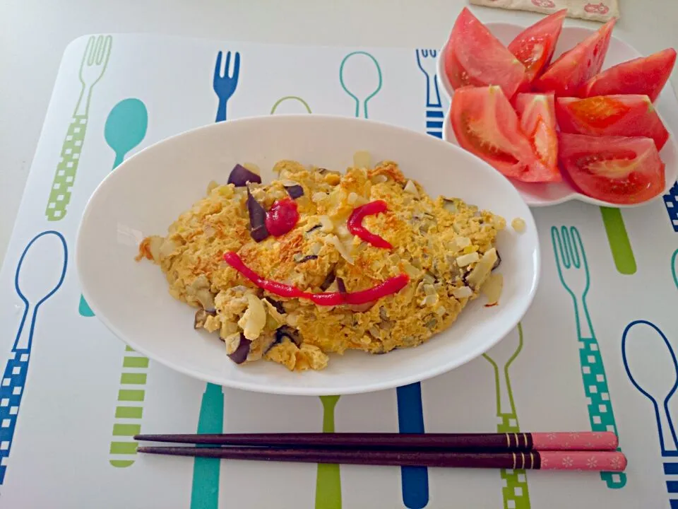 2014/05/14昼ごはん♡とろけるチーズインオムレツ♡茄子と玉ねぎ入り！平日休み〜\( ˆoˆ )/|まりかさん