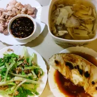 Snapdishの料理写真:豆鼓蒸魚+肉絲小白菜+薑泥白肉+筍片香菇湯|Emily Yangさん