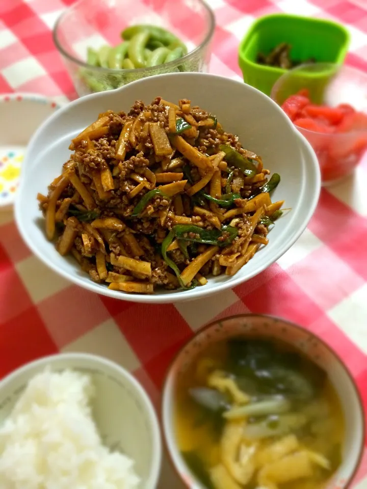 晩ご飯…今夜は筍たっぷり青椒肉絲、根芋の味噌汁、スナップエンドウの塩茹で…だけ！^^;|hanakoさん