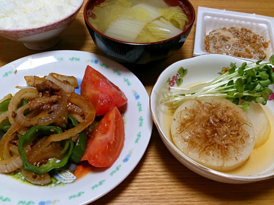 Snapdishの料理写真:トマト入り野菜炒めと大根の煮付け|Shinji Matsuokaさん