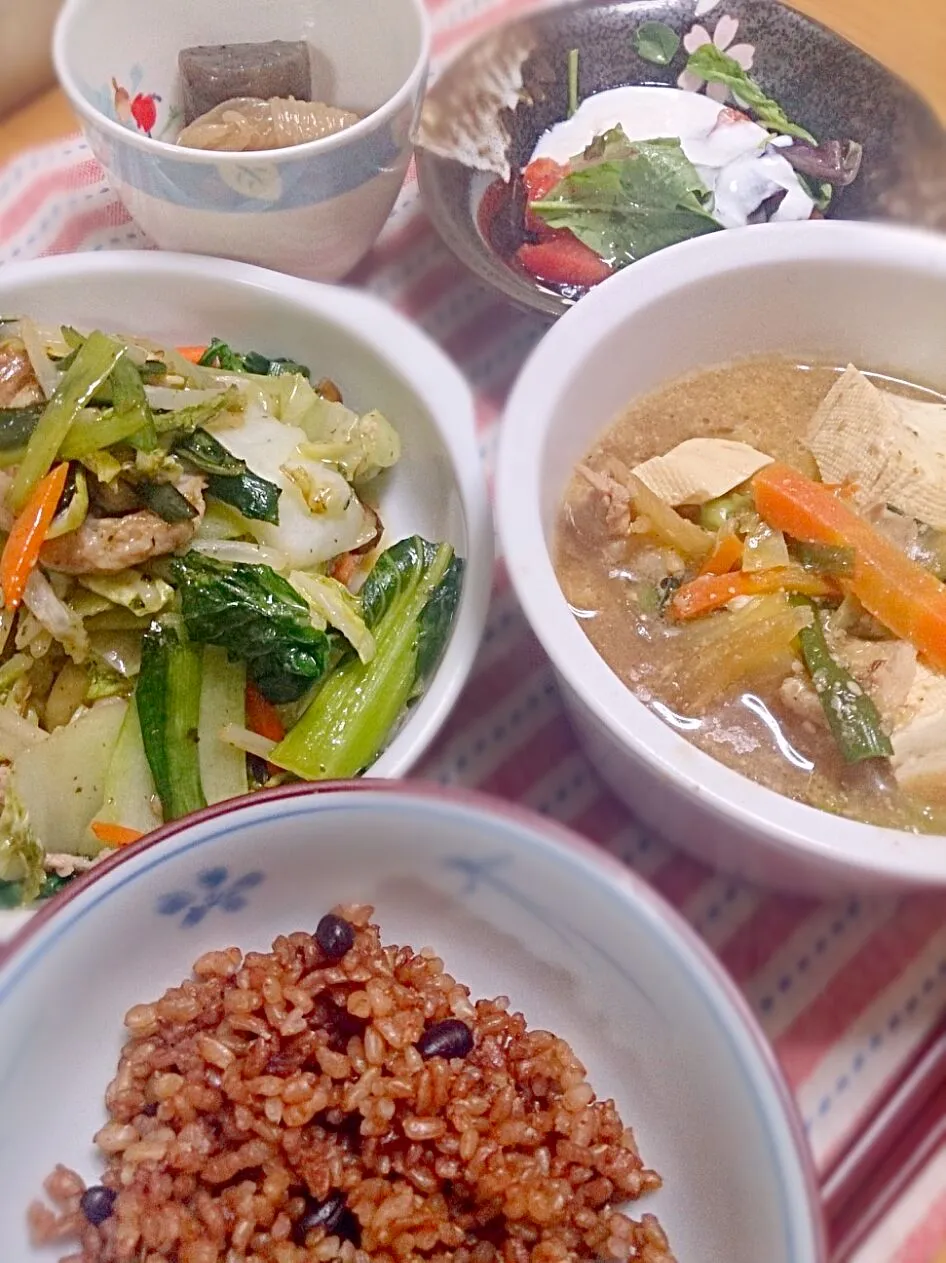 ベジバジルペッパーとリクエストの蒟蒻煮と味噌豆腐←味噌ラーメンの豆腐版wと酵素玄米♪|Yuka Nishizawaさん