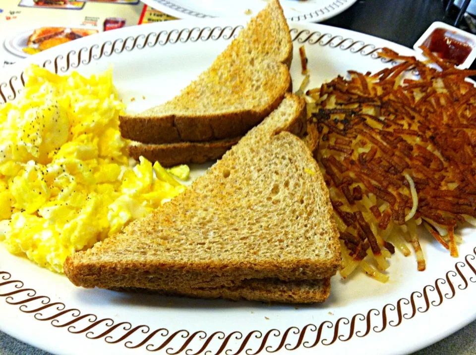 Scrambled eggs, toast & hashbrowns|Juliee ~ ジュリーさん