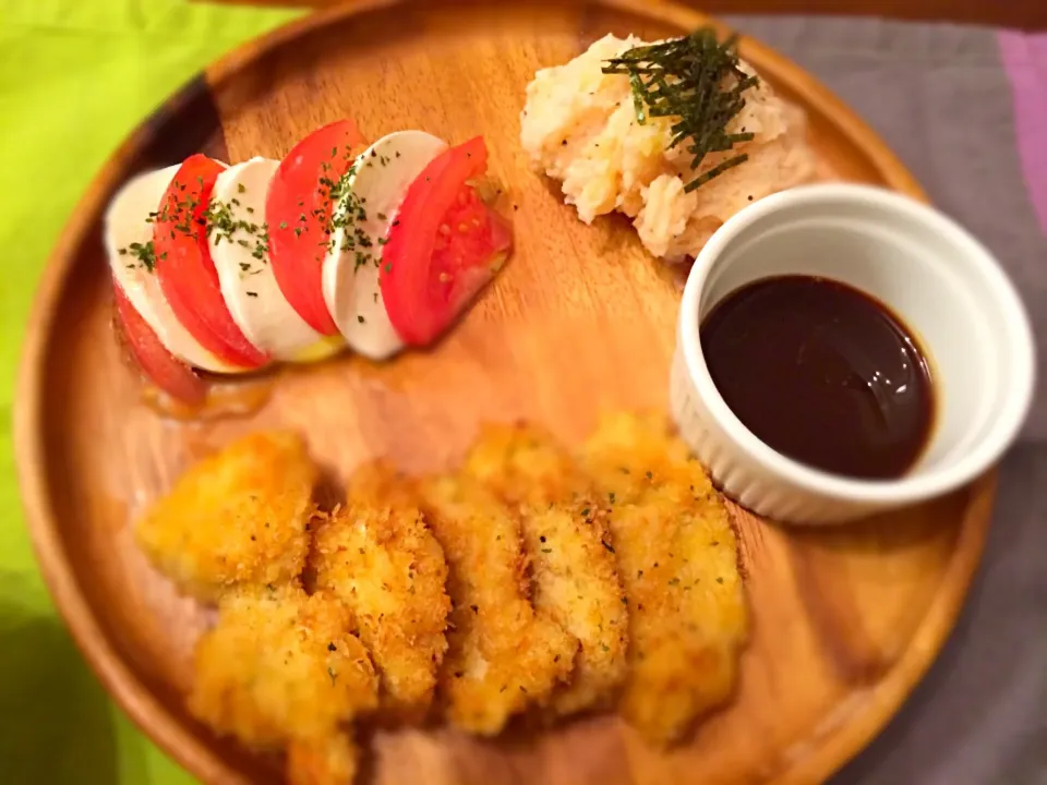 Snapdishの料理写真:鶏胸肉のチーズパン粉焼きと長芋のたらマヨサラダ|haseseさん