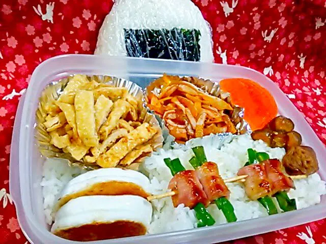 お弁当
卵塩昆布おにぎり󾥡|猫田さん