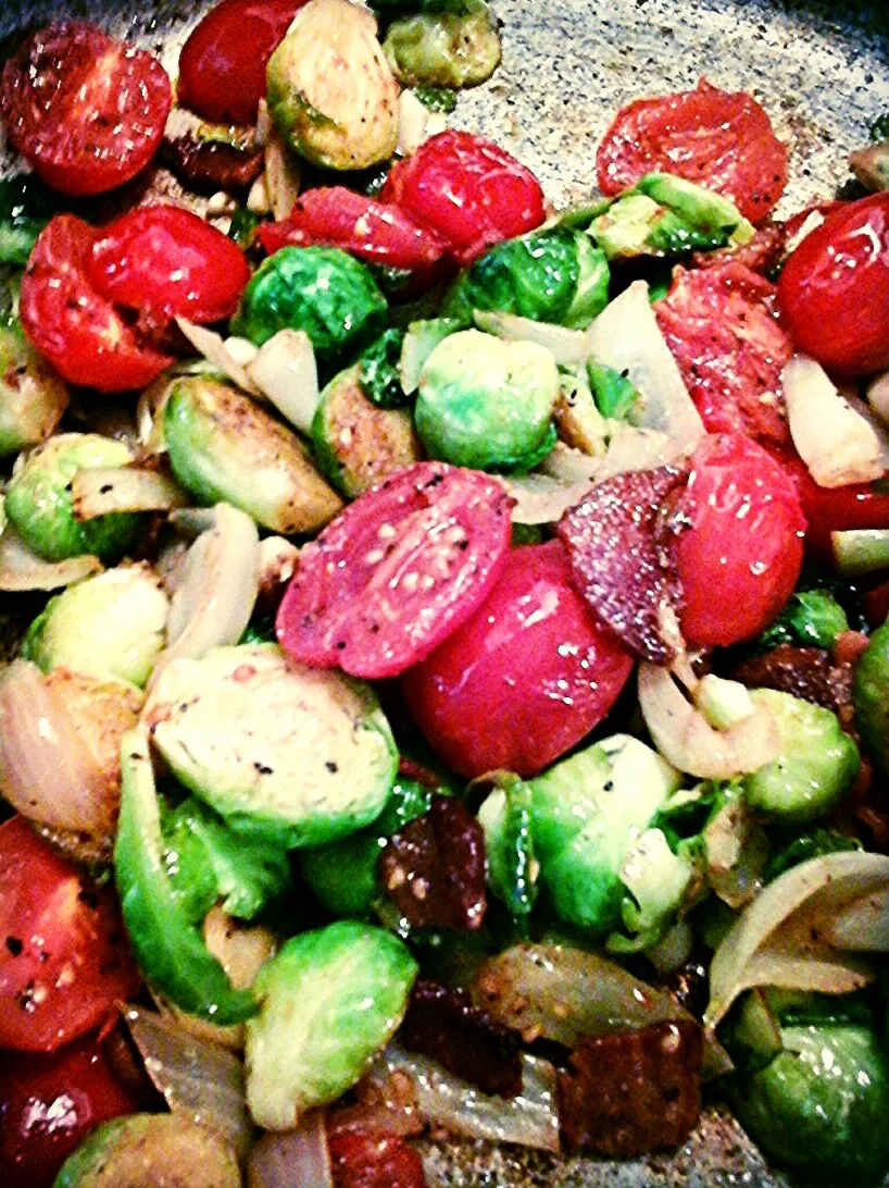 Brussels sprout with tomatoes|A Laverne Andrewsさん