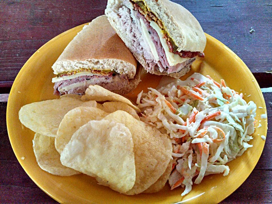 Picnic fare! Tres Cerditos Sandwich, homemade coleslaw, potato chips|Sashi Steinerさん