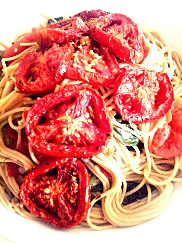 Pasta /roasted tomatoes|A Laverne Andrewsさん