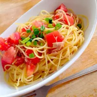 お昼ご飯♡⃛梅とツナのトマト冷製パスタ|e r i n aさん