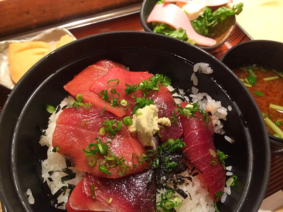 日替わりランチはまぐろヅケ丼。|liccaさん