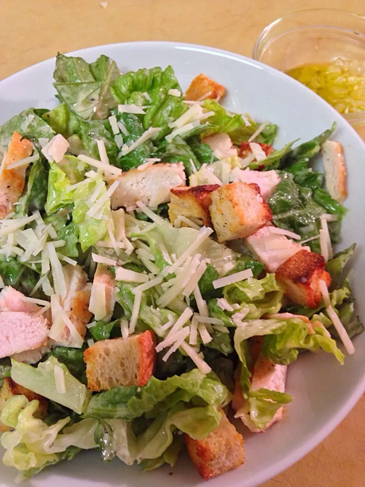 Caesar Salad with Chicken|Leo D.さん