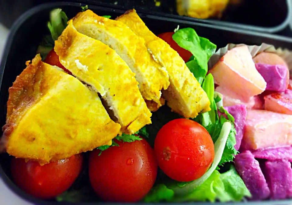 Curry lime chicken salad with apple-purple sweet potato side|coxiella24さん