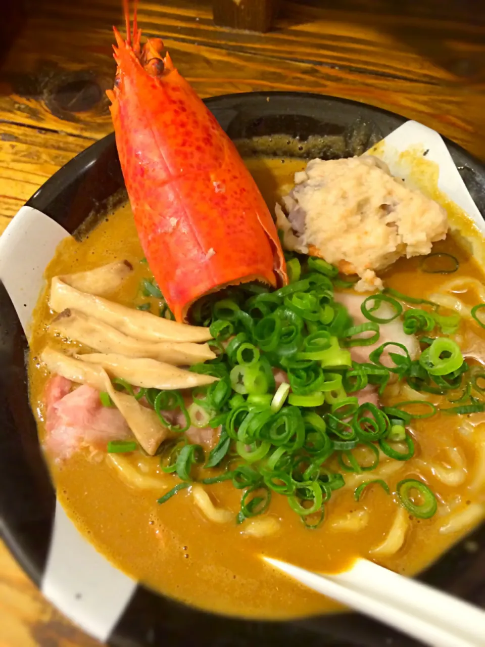 Snapdishの料理写真:オマール海老と煮干しのラーメン|morimi32さん