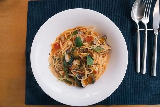 アサリとインゲンのトマトソースパスタ|ポールさん