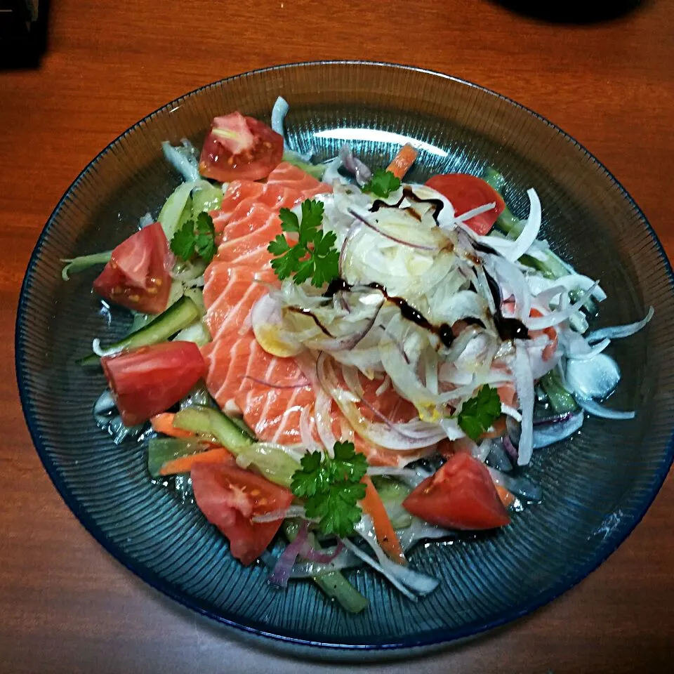 サーモンマリネ♪　
　バルサミコ酢ソースかけ♪|みき🍴さん