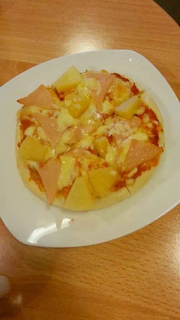 Hawaiian pizza|Von von Vonさん